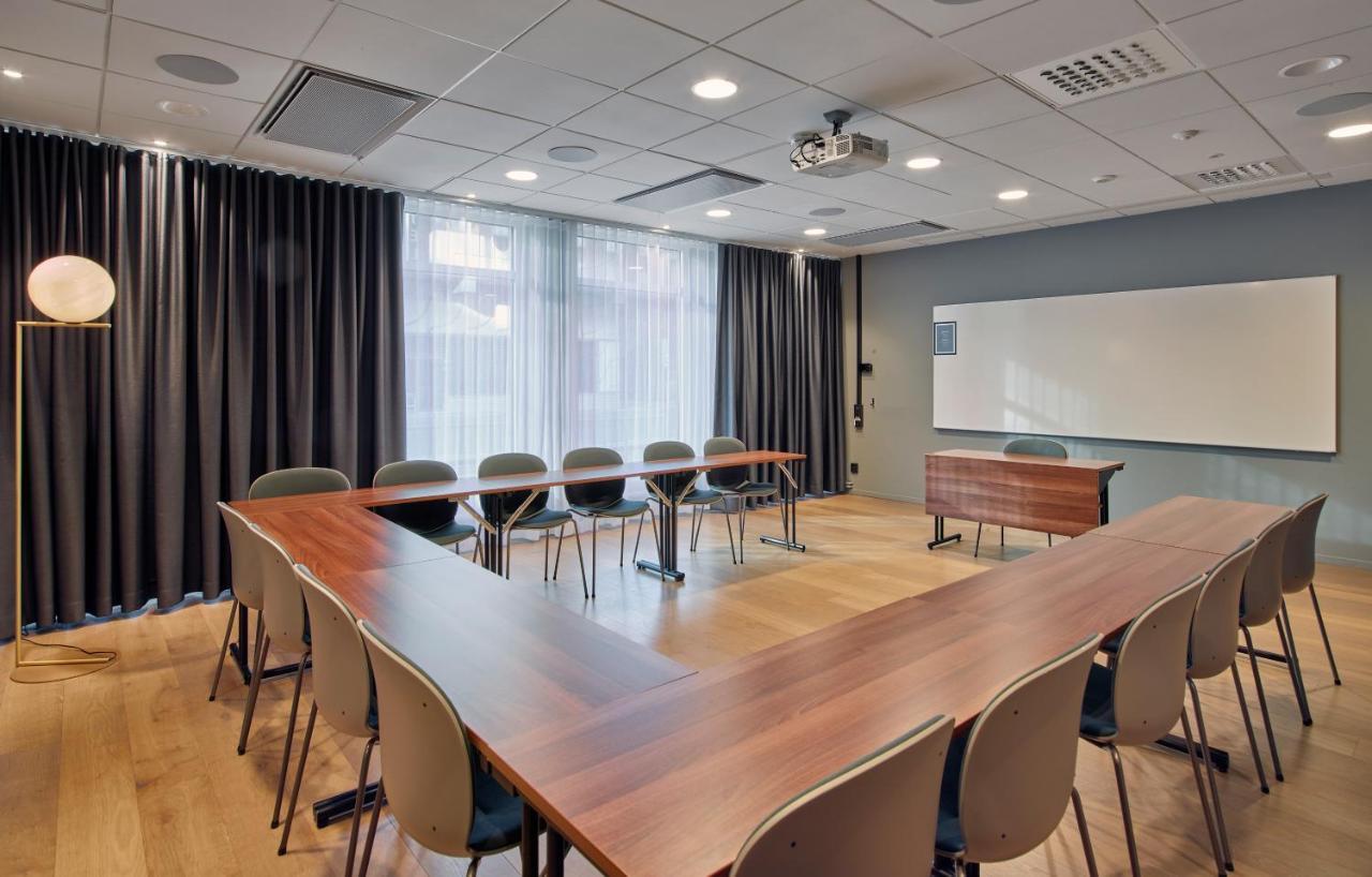 Scandic Grand Hotel Йоребру Екстериор снимка