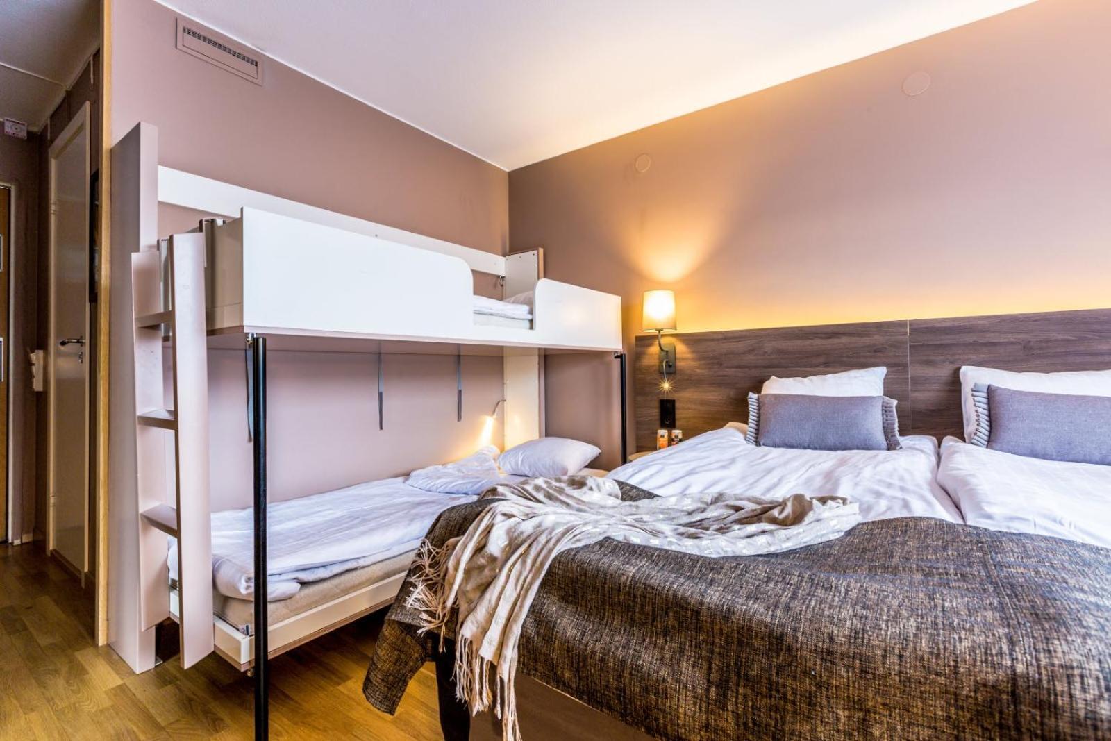 Scandic Grand Hotel Йоребру Екстериор снимка