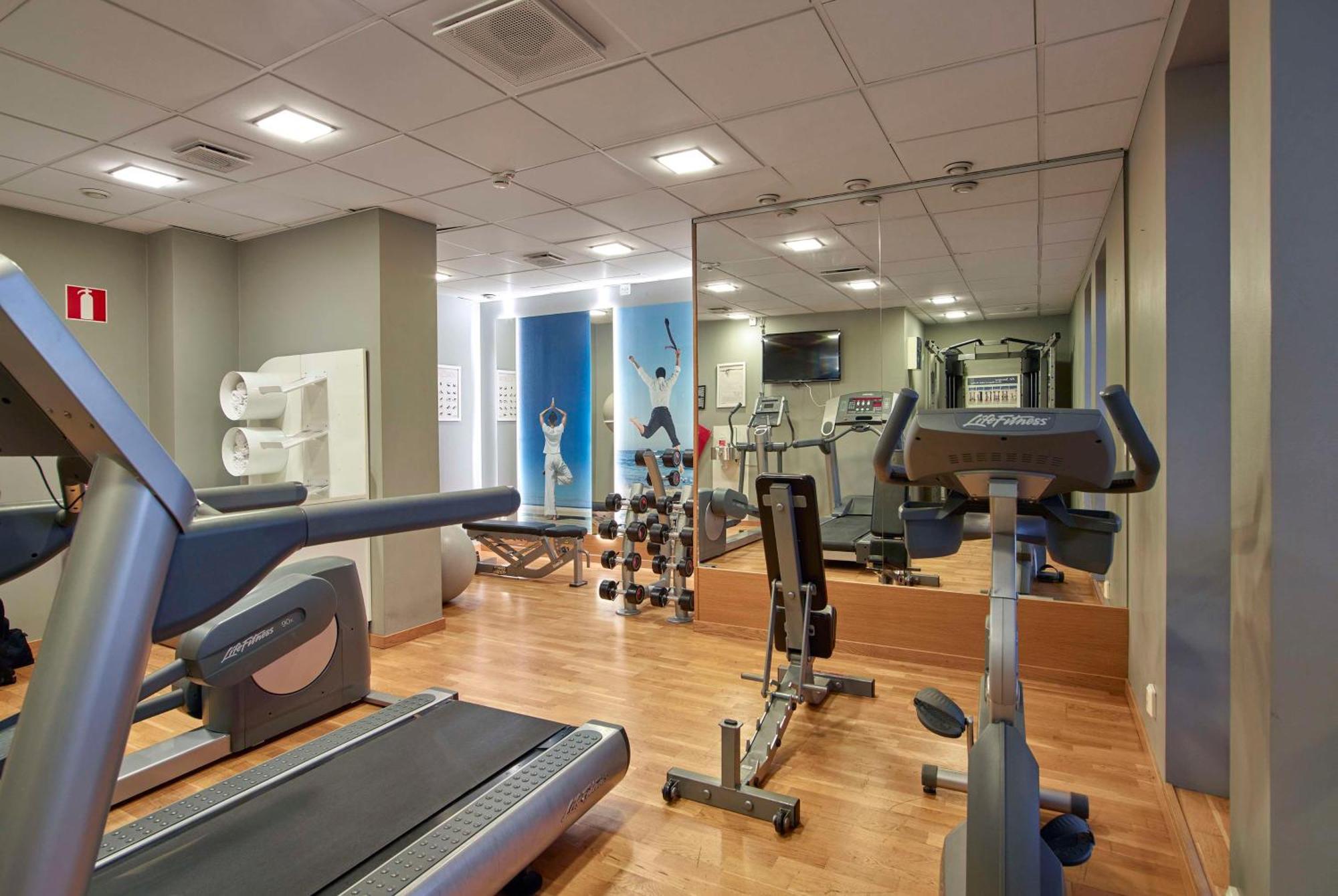 Scandic Grand Hotel Йоребру Екстериор снимка