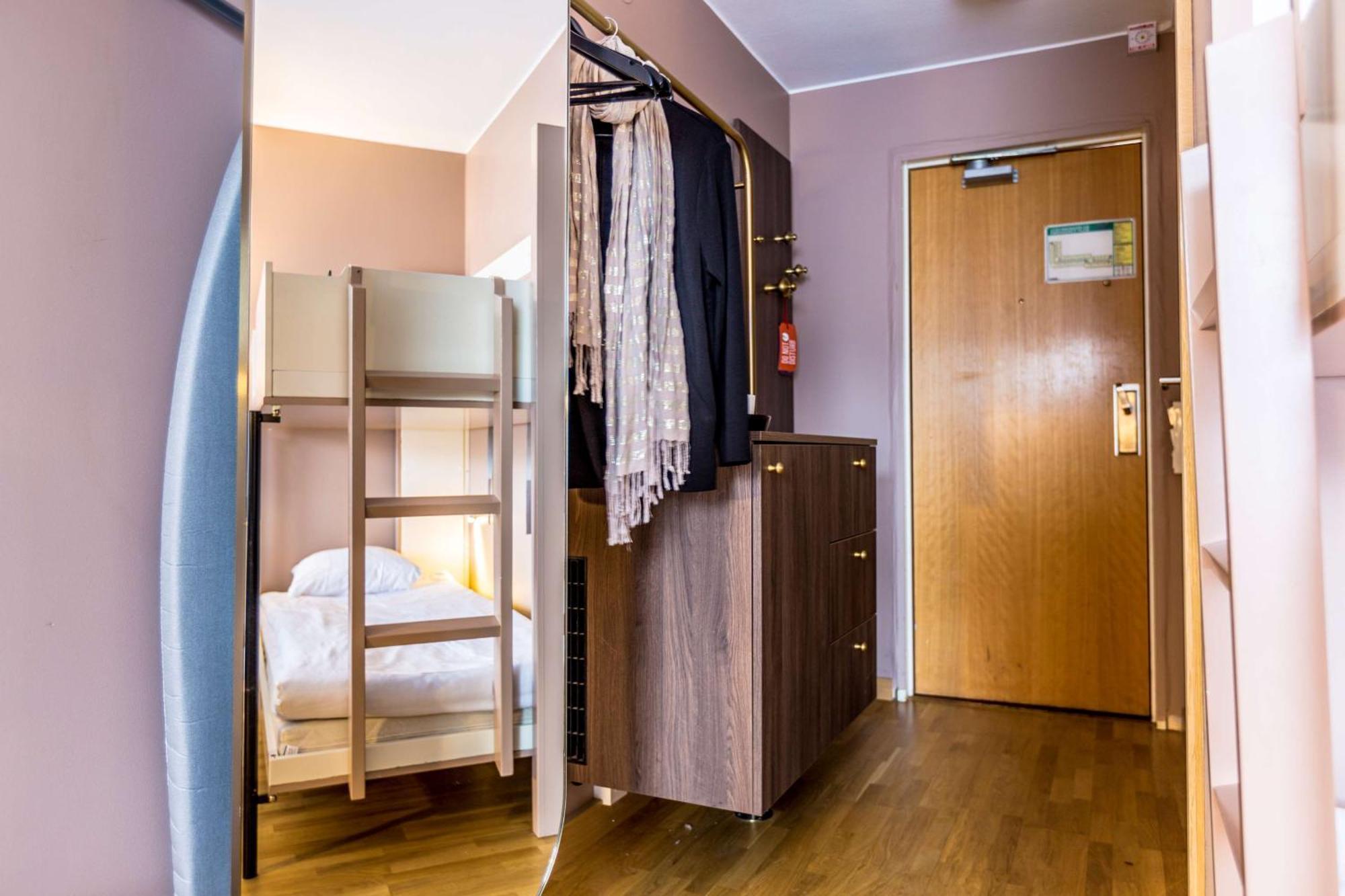 Scandic Grand Hotel Йоребру Екстериор снимка