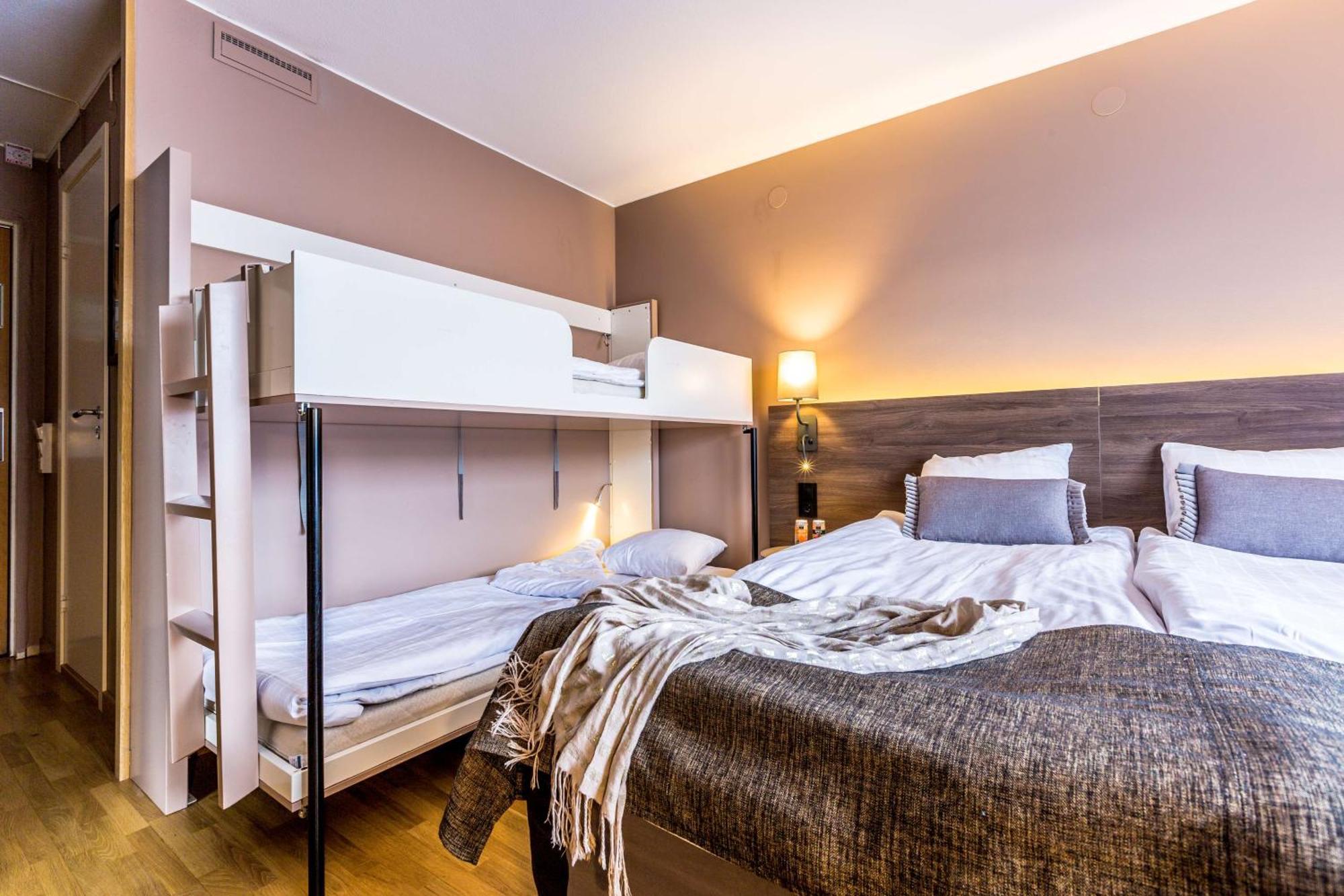 Scandic Grand Hotel Йоребру Екстериор снимка